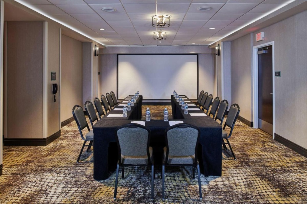 DoubleTree by Hilton Raleigh Crabtree Valley, NC Image 14