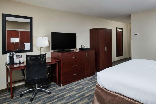 DoubleTree by Hilton Raleigh Crabtree Valley, NC image 17