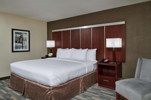 DoubleTree by Hilton Raleigh Crabtree Valley, NC image 18